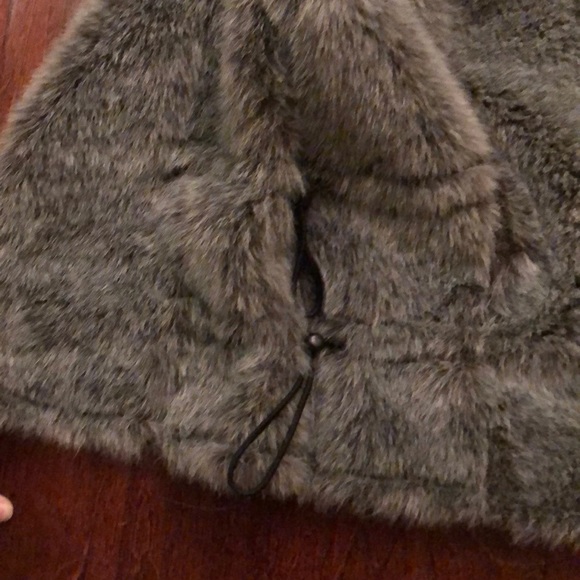 Faux Fur Vest Gray Staple - Picture 4 of 5